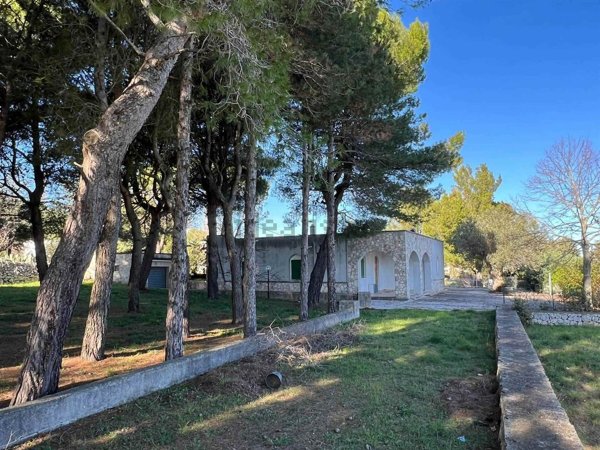 casa indipendente in vendita a Fasano