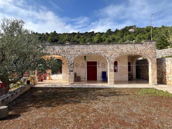 casa indipendente in vendita a Fasano