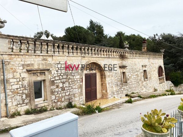 casa indipendente in vendita a Fasano