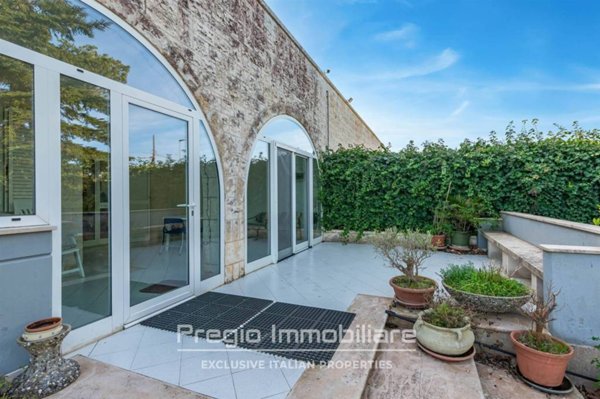 casa indipendente in vendita a Fasano