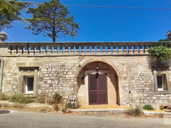 casa indipendente in vendita a Fasano