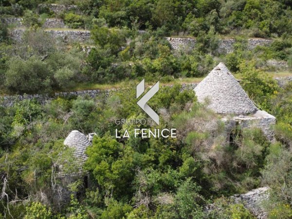 casa indipendente in vendita a Fasano