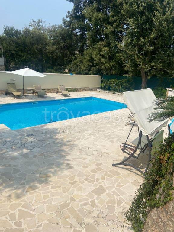 casa indipendente in vendita a Fasano