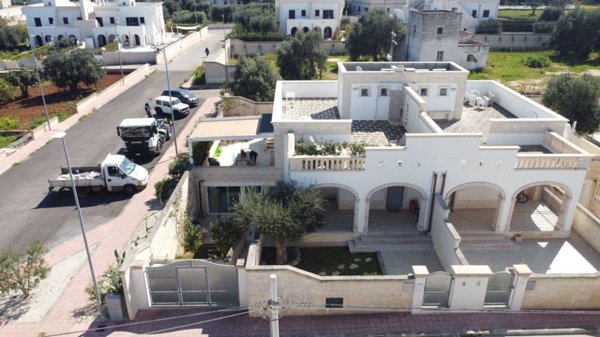 casa indipendente in vendita a Fasano