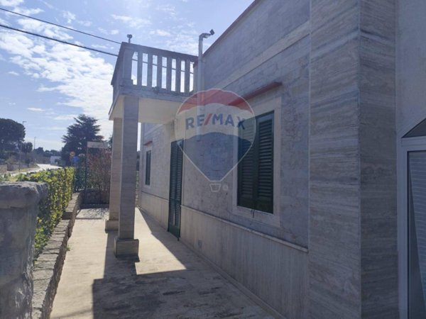 casa indipendente in vendita a Fasano in zona Canale di Pirro