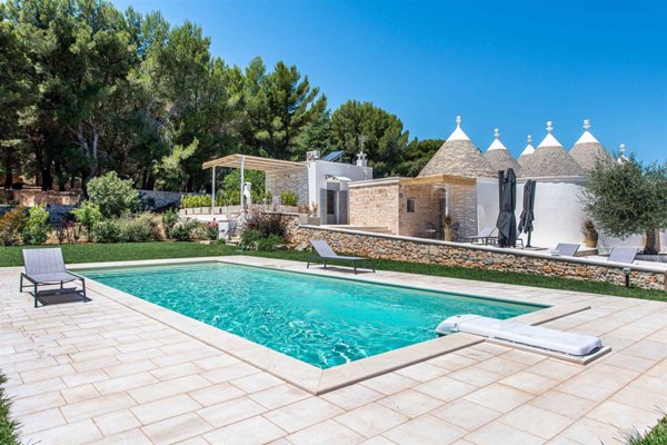 casa indipendente in vendita a Fasano in zona Laureto