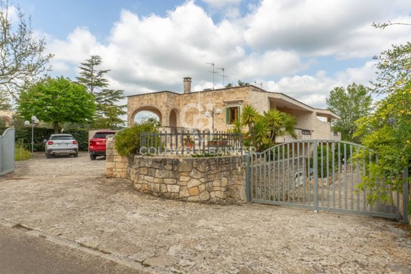 casa indipendente in vendita a Fasano in zona Laureto