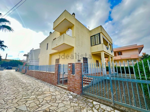 casa indipendente in vendita a Fasano in zona Pezze di Greco