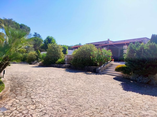 casa indipendente in vendita a Fasano