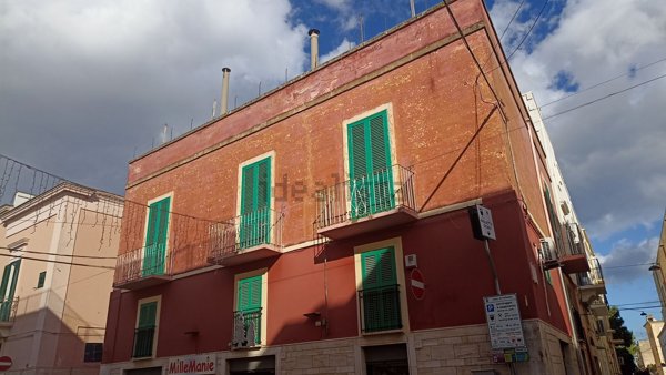 esavano in vendita a Fasano