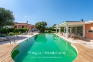 casa indipendente in vendita a Fasano