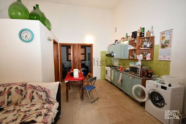 locale di sgombero in vendita a Fasano