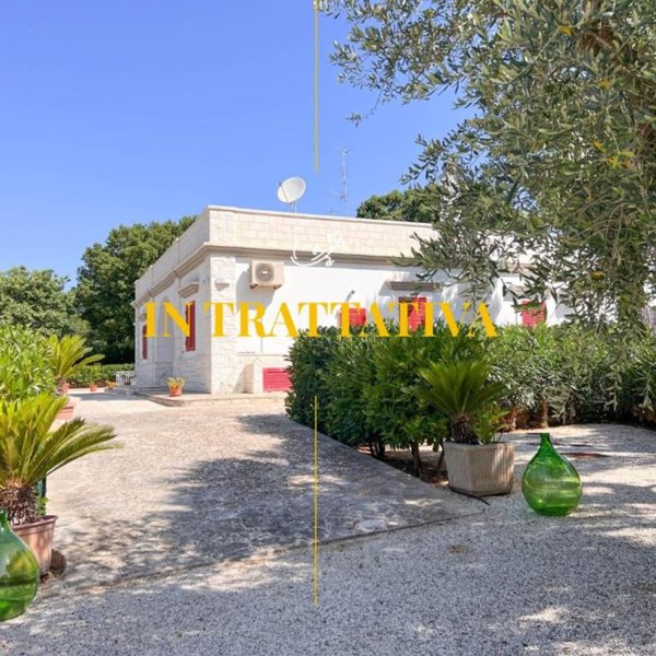 casa indipendente in vendita a Fasano