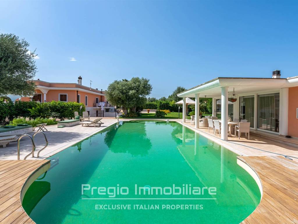 casa indipendente in vendita a Fasano