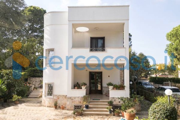 casa indipendente in vendita a Fasano