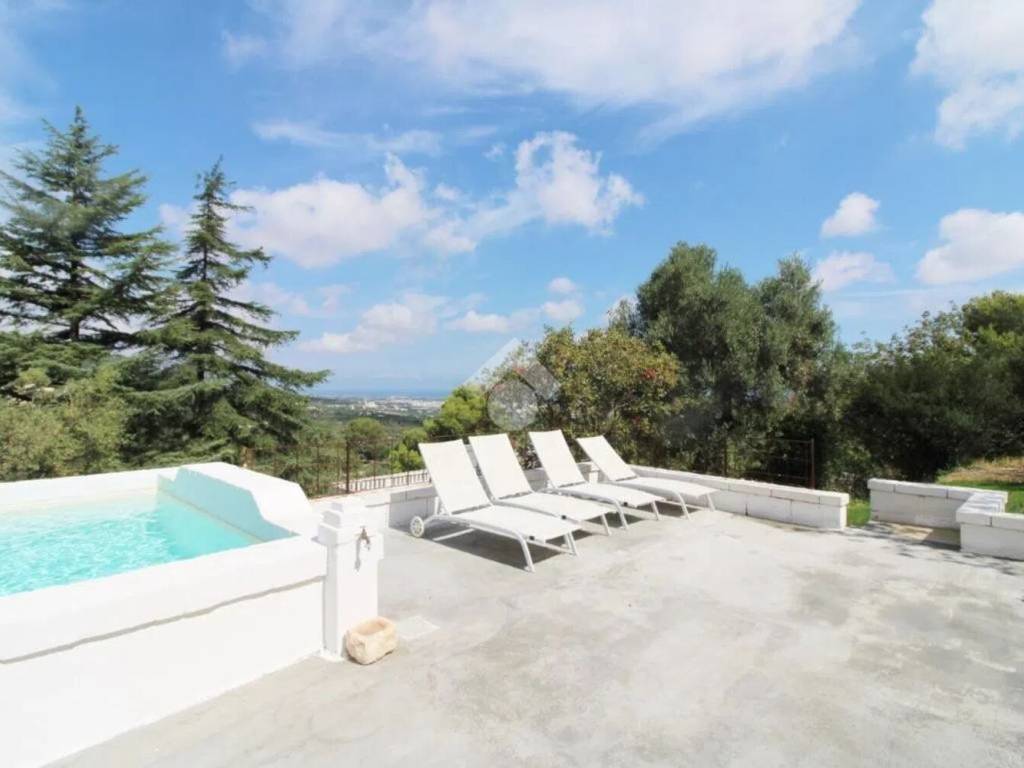 casa indipendente in vendita a Fasano in zona Laureto