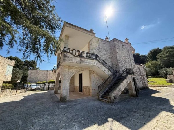 casa indipendente in vendita a Fasano in zona Laureto