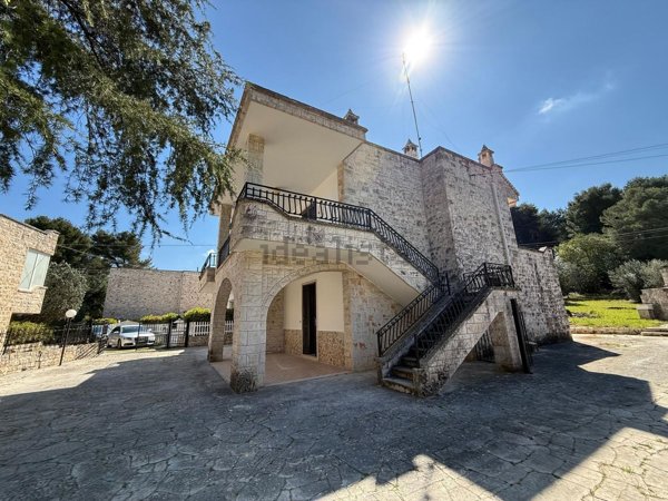 casa indipendente in vendita a Fasano in zona Laureto