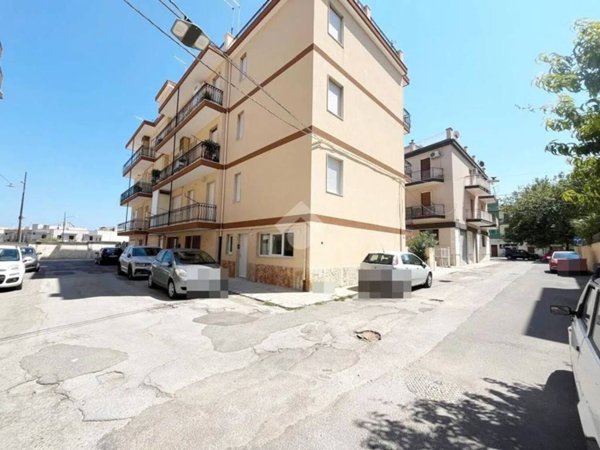casa indipendente in vendita a Fasano