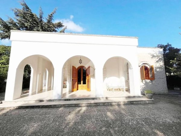 casa indipendente in vendita a Fasano in zona Laureto
