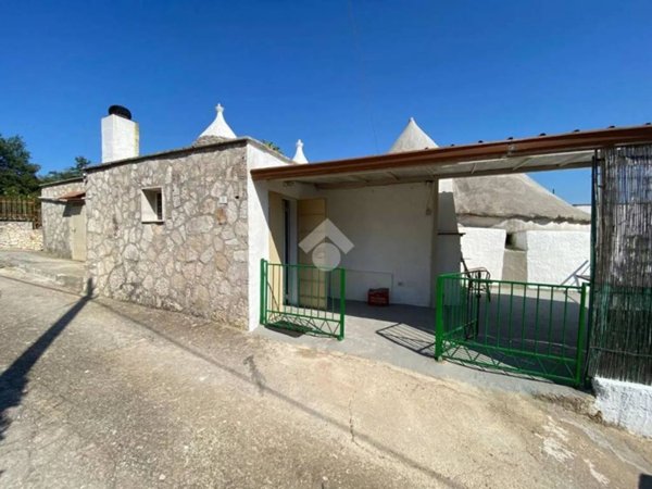 casa indipendente in vendita a Fasano in zona Laureto