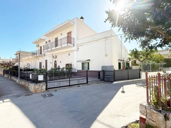 casa indipendente in vendita a Fasano in zona Pezze di Greco