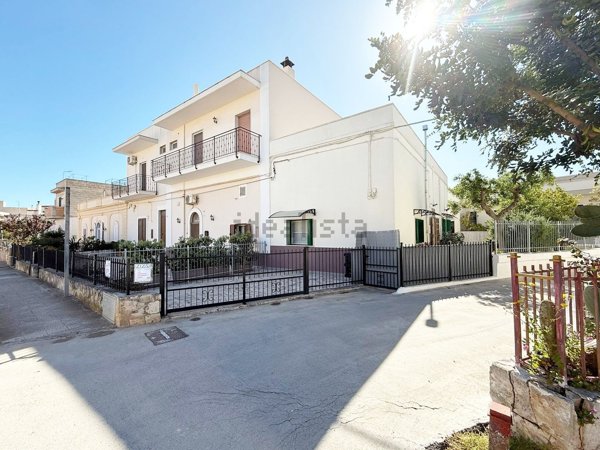 casa indipendente in vendita a Fasano