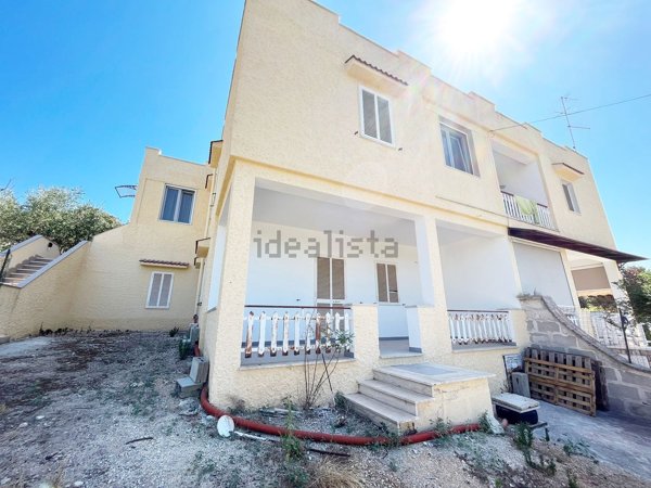 casa indipendente in vendita a Fasano