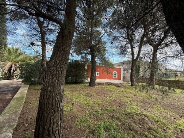 casa indipendente in vendita a Fasano in zona Laureto