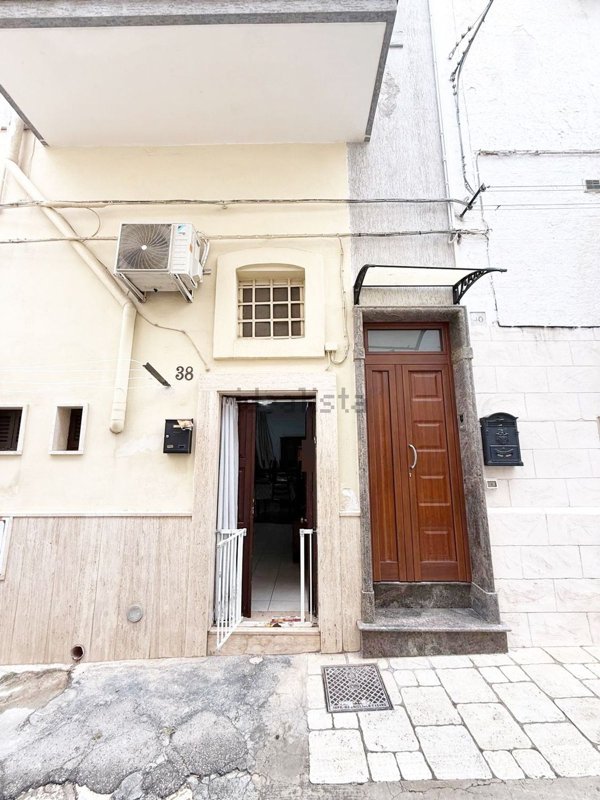 casa indipendente in vendita a Fasano