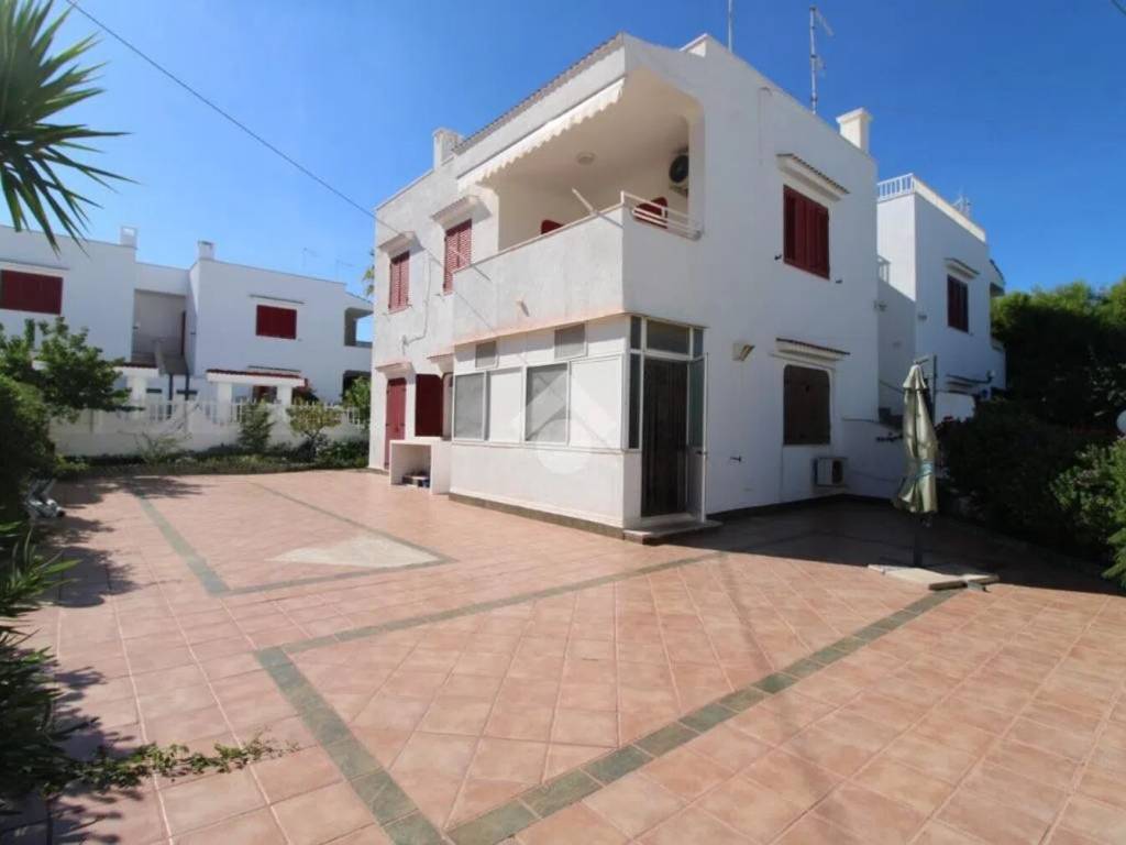 casa indipendente in vendita a Fasano in zona Torre Canne