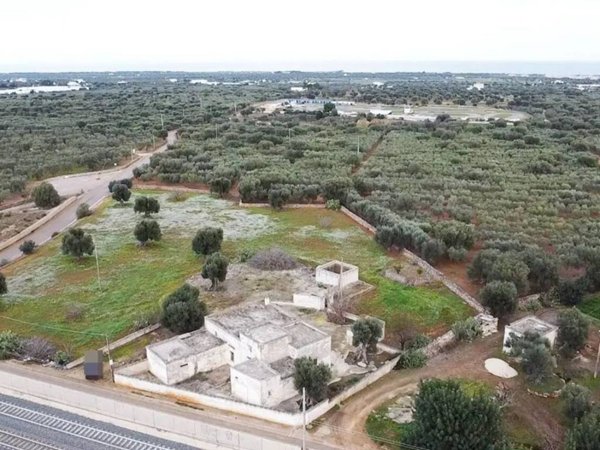 casa indipendente in vendita a Fasano in zona Savelletri