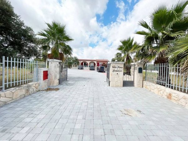 casa indipendente in vendita a Fasano in zona Pezze di Greco