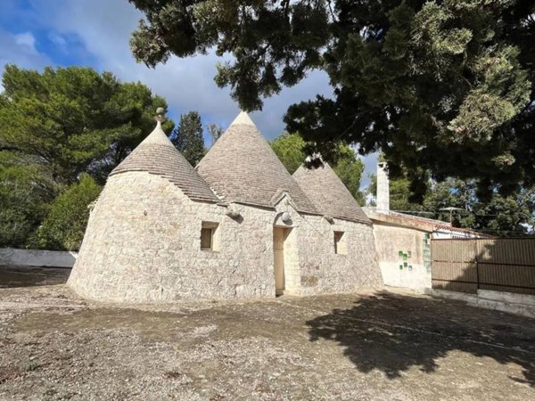 casa indipendente in vendita a Fasano