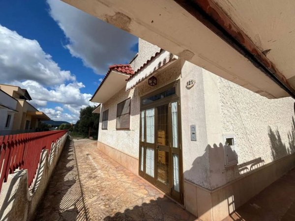 casa indipendente in vendita a Fasano in zona Montalbano