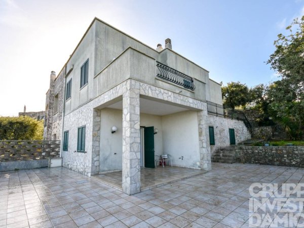 casa indipendente in vendita a Fasano in zona Laureto