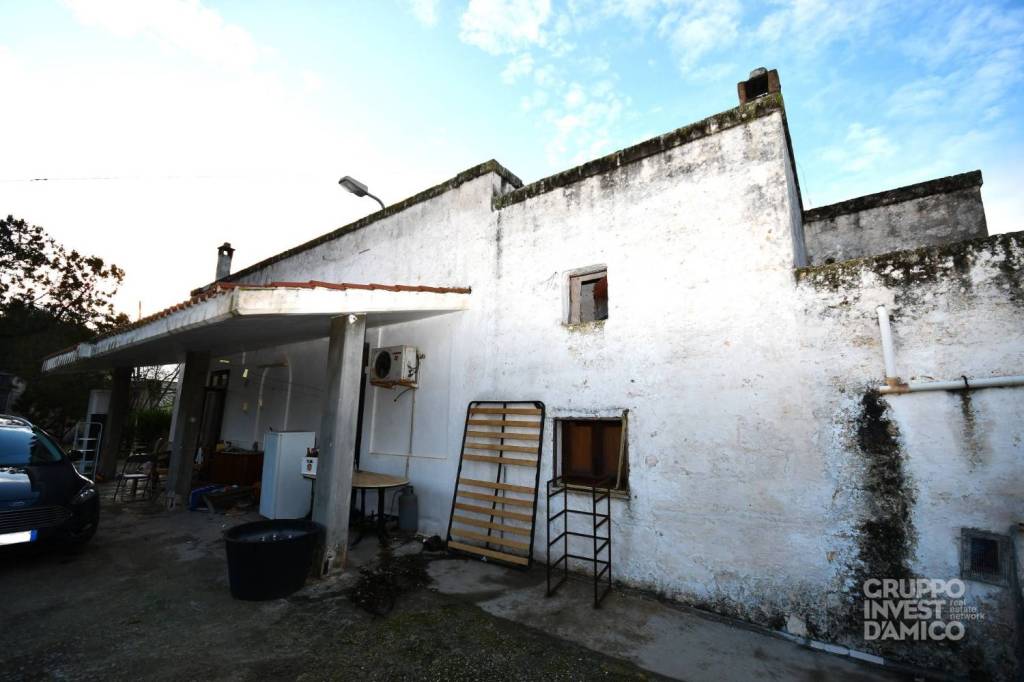 casa indipendente in vendita a Fasano