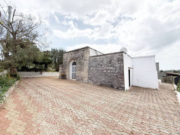 casa indipendente in vendita a Fasano in zona Laureto