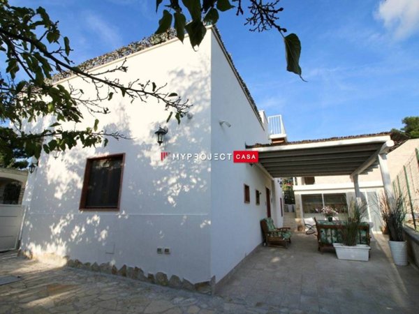 casa indipendente in vendita a Fasano