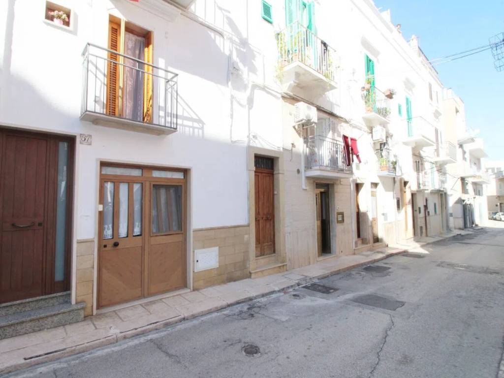 casa indipendente in vendita a Fasano