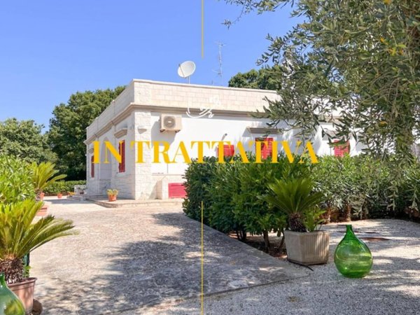 casa indipendente in vendita a Fasano in zona Laureto