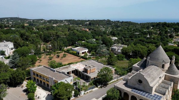 casa indipendente in vendita a Fasano