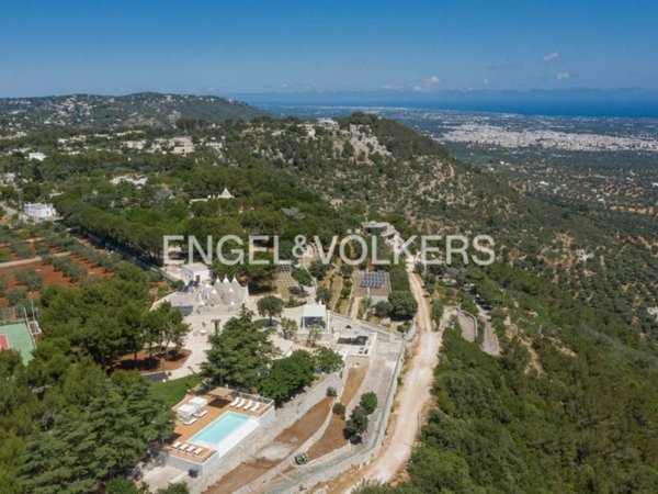 villa in vendita a Fasano in zona Laureto