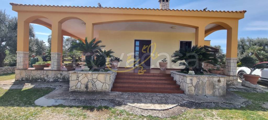 casa indipendente in vendita a Fasano
