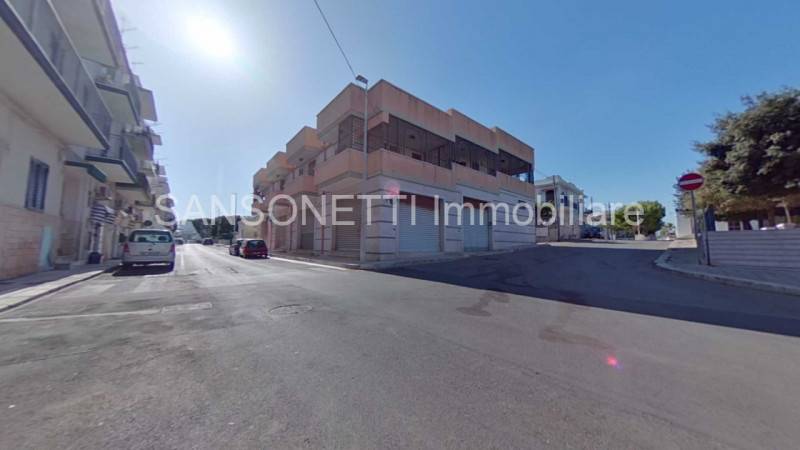 locale commerciale in vendita a Fasano in zona Savelletri