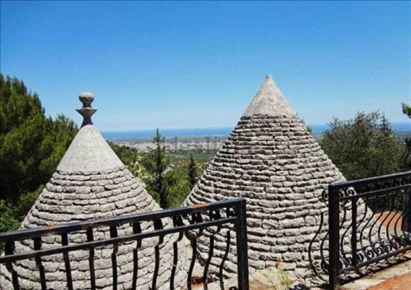 casa indipendente in vendita a Fasano