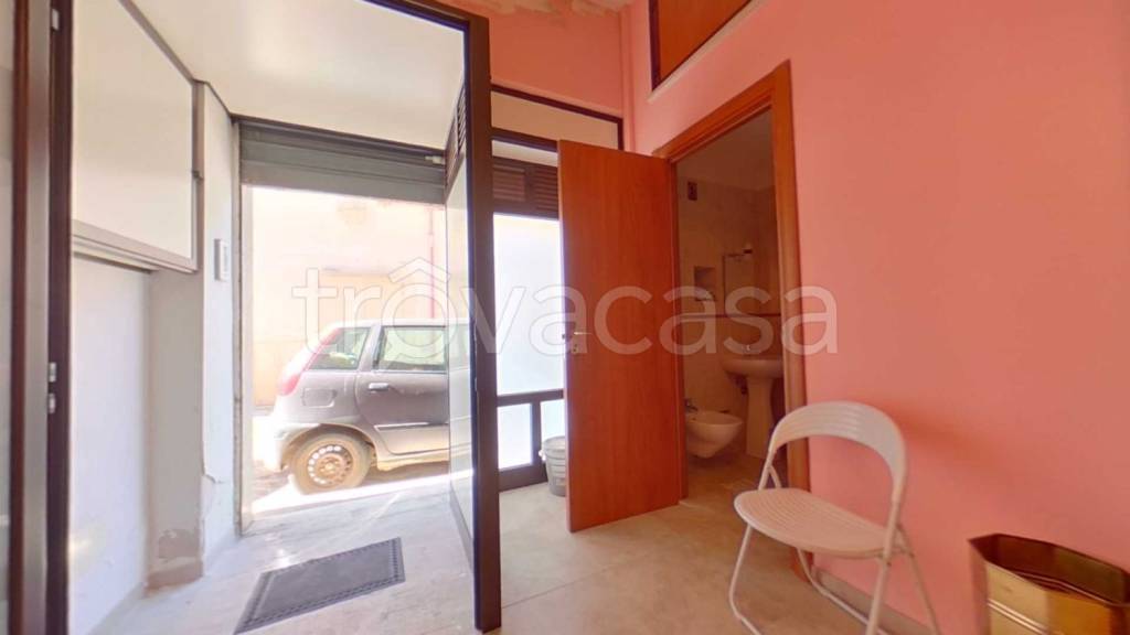 negozio in vendita a Fasano