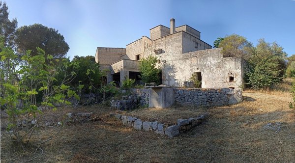 casa indipendente in vendita a Fasano