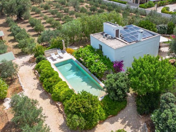 casa indipendente in vendita a Fasano