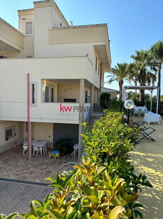 casa indipendente in vendita a Fasano in zona Savelletri